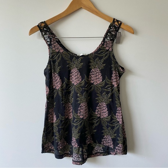 H&M Cut Out Sleeves Scoop Neck Pineapple Tank - Picture 1 of 7